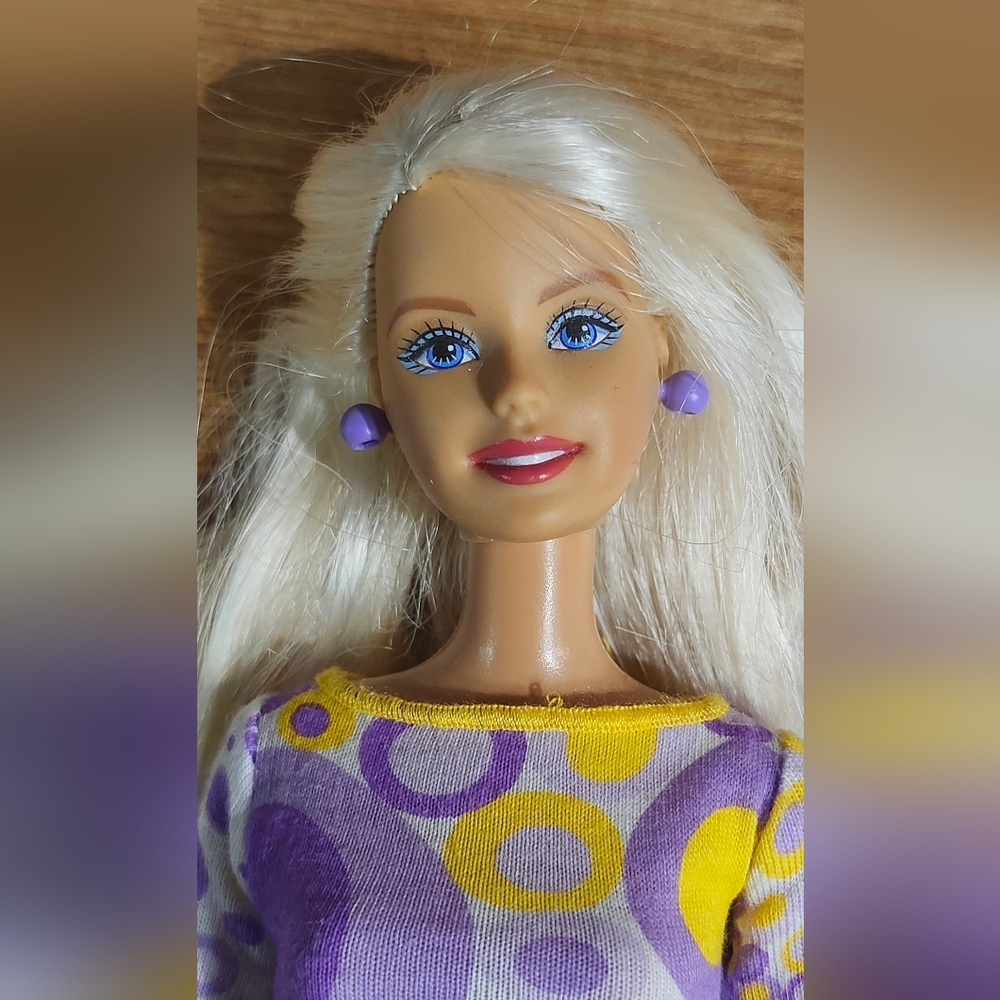 Blonde Barbie Bead Party Fashion Doll - 2002 - Mattel